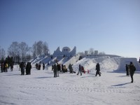 雪の滑り台