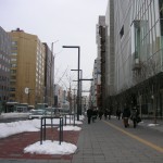 まるで東京のような北洋銀行本店前