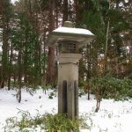 雪をかぶった燈籠